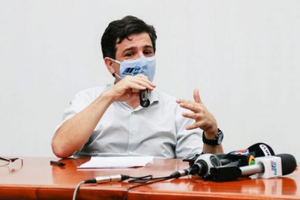 O infectologista Fernando Belíssimo - Foto:Rafael Cautela