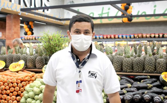 O gerente Nelson Rocha