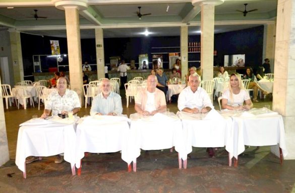 No júri: Amir Calil (colunista social), Paulo Pastori (advogado) Leonel Bertorais (empresário), Dorival Balbino (Acirp) e Jéssica Moreira (empresária)