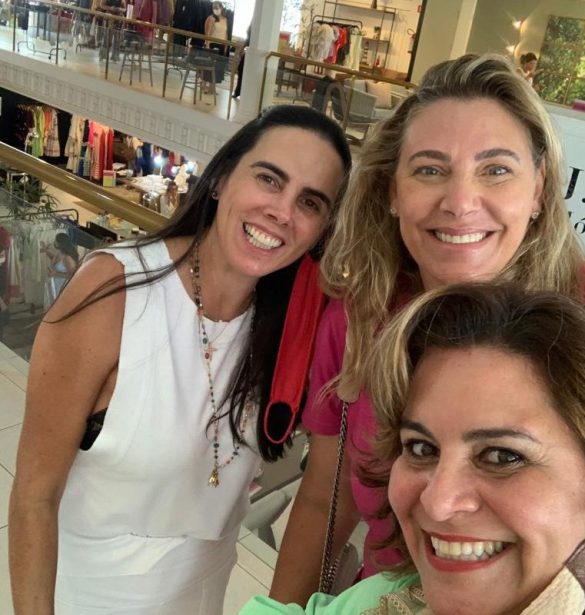 Luciana Vinholis Junqueira Franco e Adriana Rodini com Danielle Seixas Del Papa