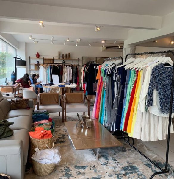 Araras com roupas maravilhosas