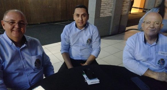 O Secretário de Turismo de Araçatuba, Laerte Rocha, com Nelson Eduardo e Alex Castilho