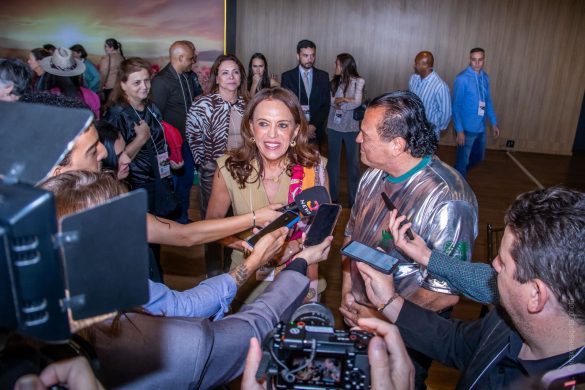 Gracinha Caiado, primeira dama do estado de Goiás, e Tirso Meirelles