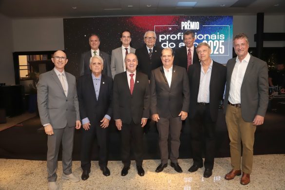 Fernando Junqueira e os ex-presidentes da AEAARP que prestigiaram o evento