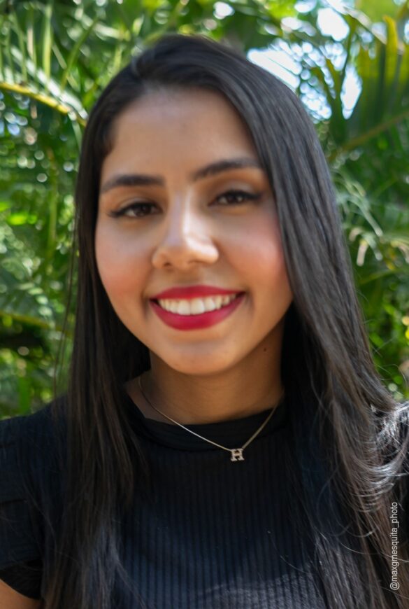 Candidata 7 Maria Heloisa Vieira da Silva – 21 anos Natural de Sertãozinho-SP Operadora de caixa – Perfumaria Goya