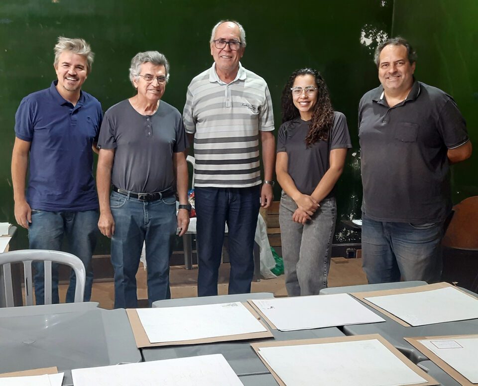 Os Jurados Kauê Luz, Miguel Ângelo, Fernando Braga, Emanuelle Bernardo e o organizador Mateus Zaccaro