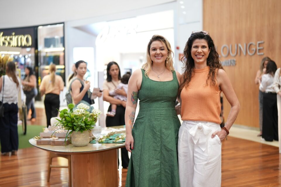 Jeska Barbosa e Maira Lisa Ferrari, gerente de marketing do RibeirãoShopping - Crédito: TK Filmes