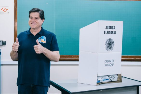 Candidato à reeleição para deputado federal, Baleia Rossi votou na manhã deste domingo em Ribeirão Preto